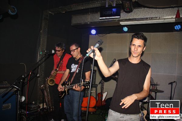 Kumm în concert sau „Ce şi cum“ a fost la Kumm Kumm în concert sau „Ce şi cum“ a fost la Kumm