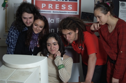 Redactia Centrala Teen Press - revista de liceu Redactia Centrala Teen Press - revista de liceu
