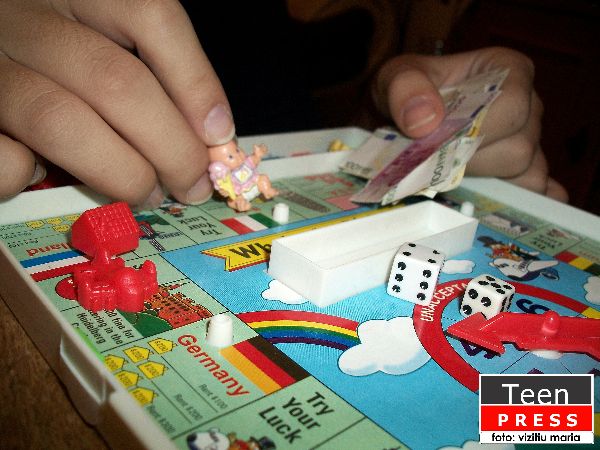 boardgames-vizitiu maria-colaborator_foto-teen_press boardgames-vizitiu maria-colaborator_foto-teen_press